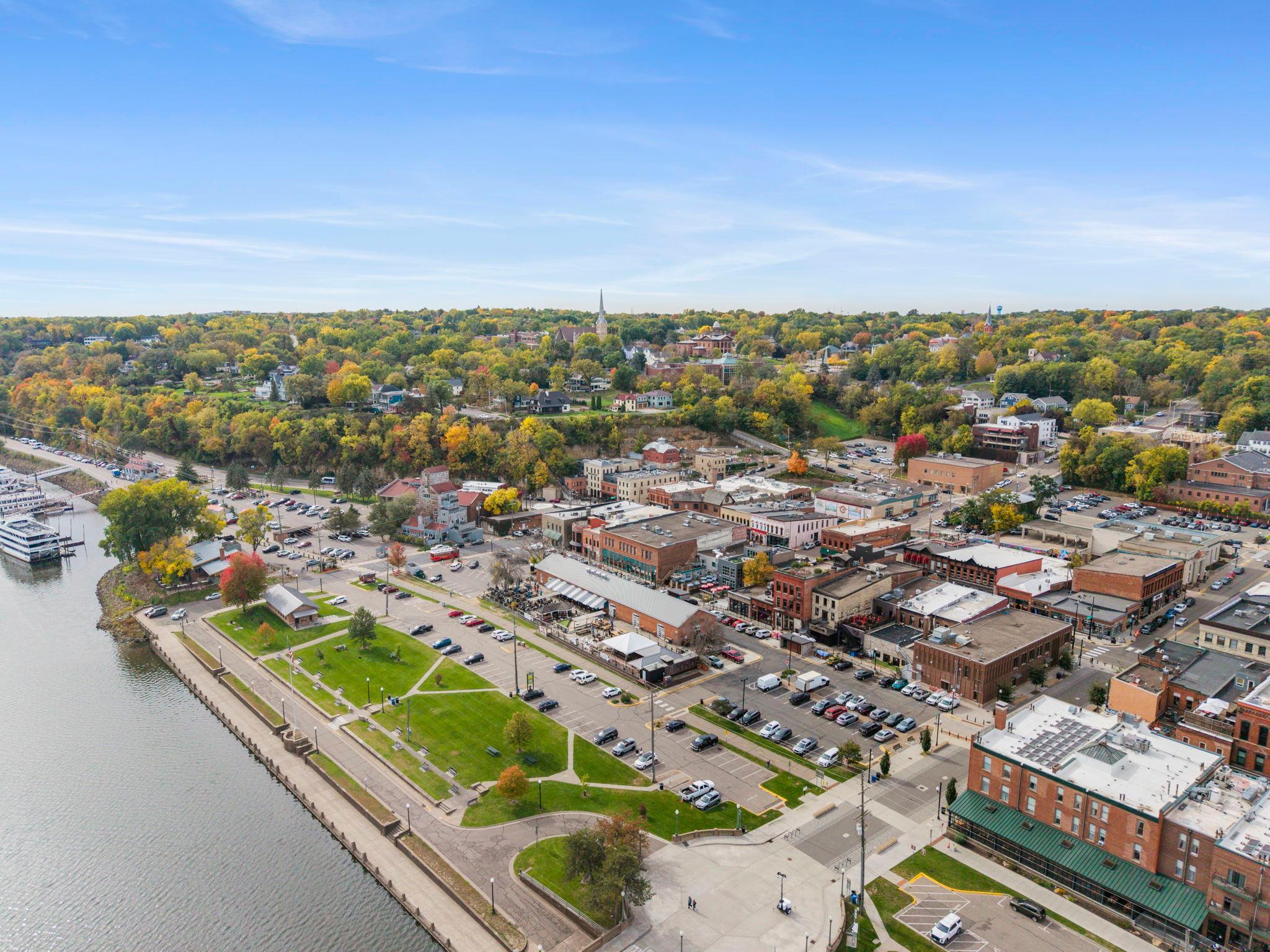 3-web-or-mls-350 Main St N 310-212.jpg