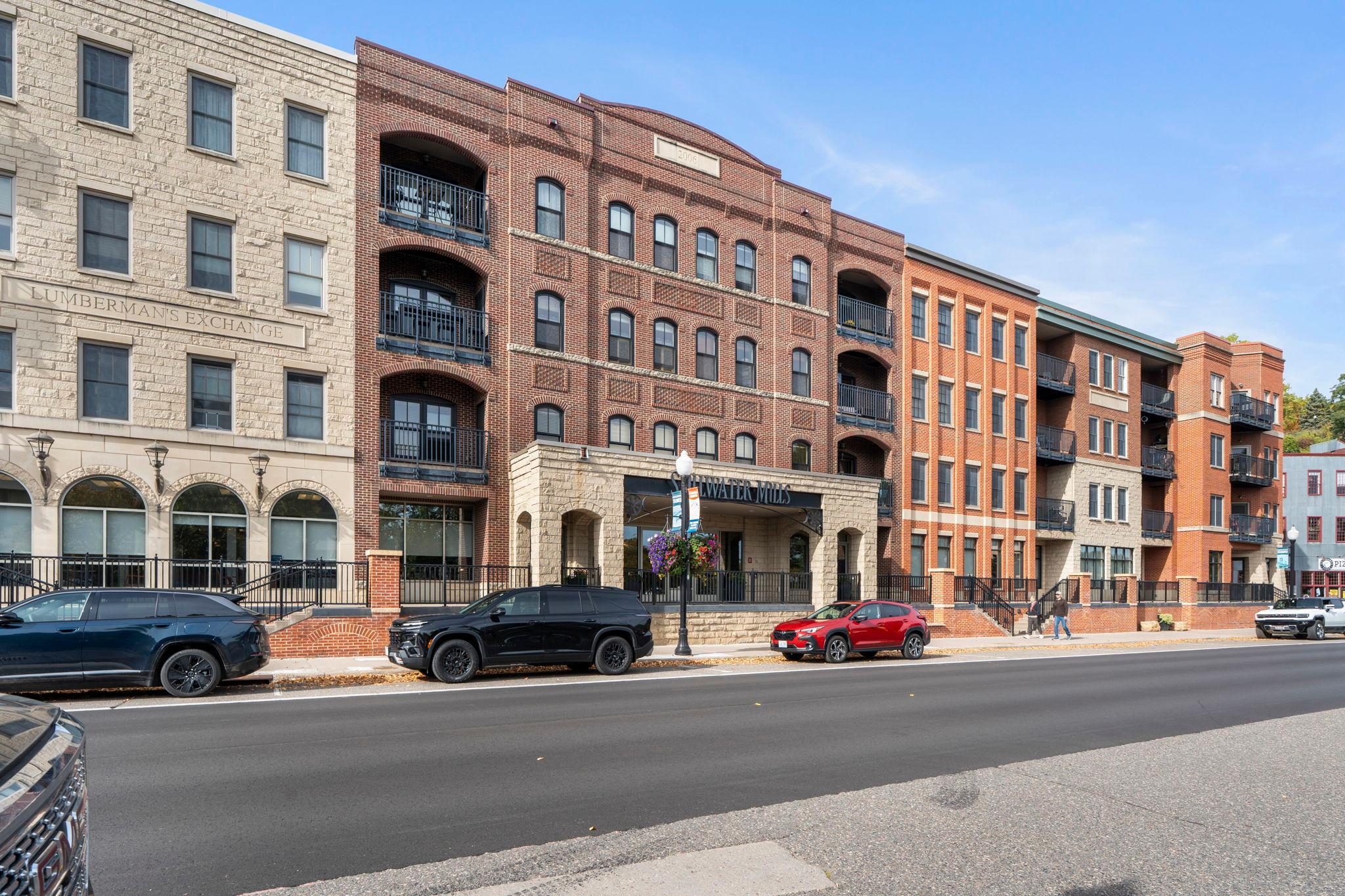 7-web-or-mls-350 Main St N 310-502.jpg