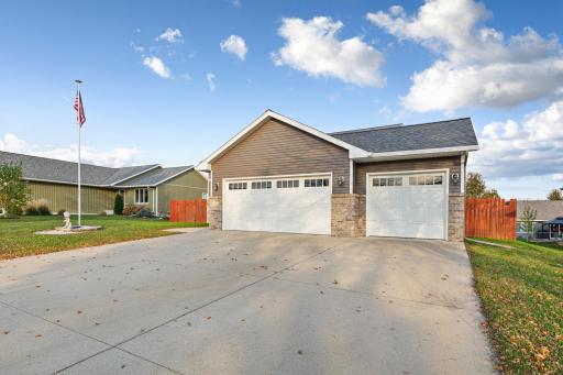 224 Creekside Drive, Eagle Lake, MN 56024
