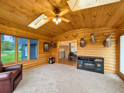 Featuring a skylight for even more light and warmth!