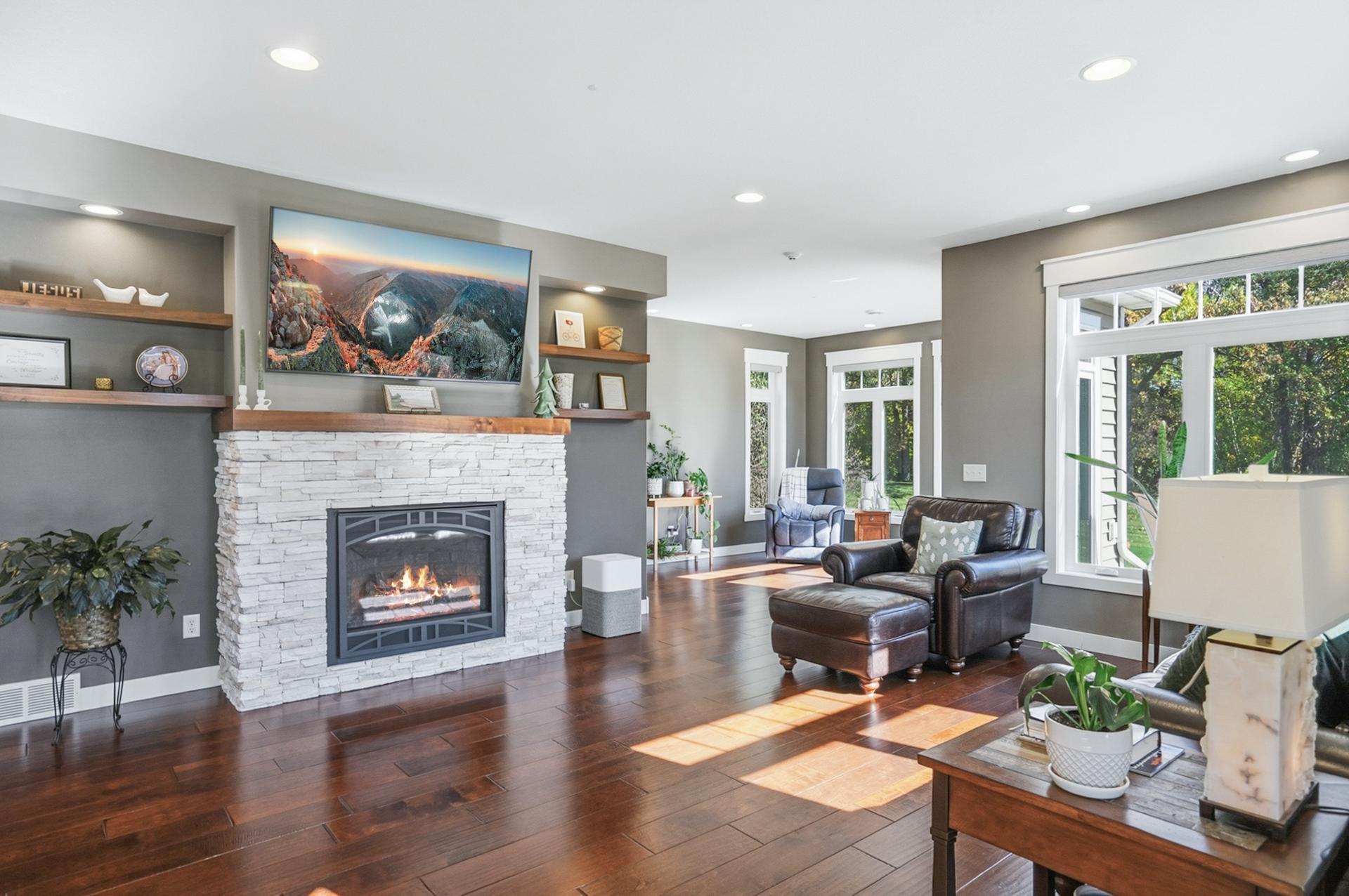 LIVING ROOM WITH GAS FIREPLACE