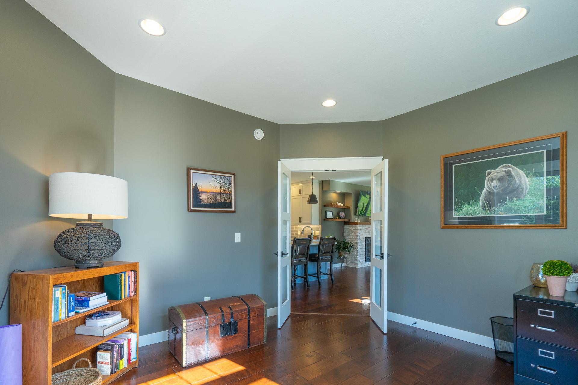 OFFICE AREA/OR POSSIBLE 3rd BEDROOM