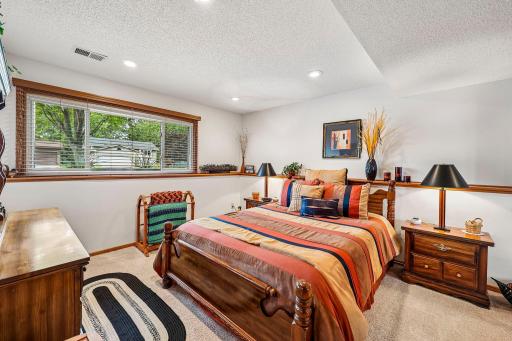 4292 Eagle Crest Drive, Eagan, MN 55122