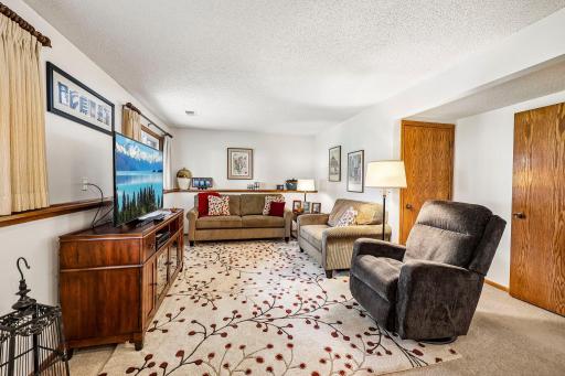 10-web-or-mls-Eagle Crest Dr-S1010-010.jpg