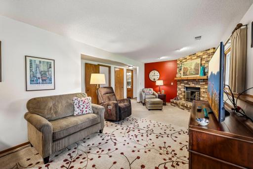 4292 Eagle Crest Drive, Eagan, MN 55122
