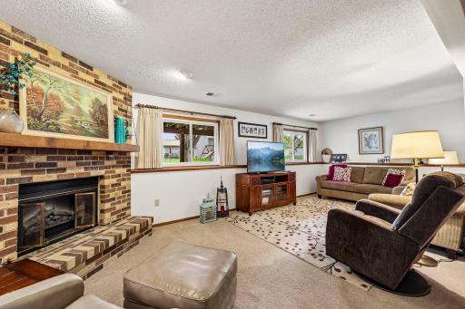 4292 Eagle Crest Drive, Eagan, MN 55122
