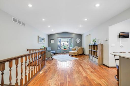 624 Hennes Avenue, Shakopee, MN 55379
