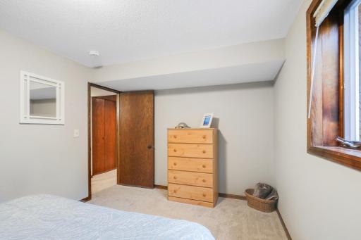 624 Hennes Avenue, Shakopee, MN 55379