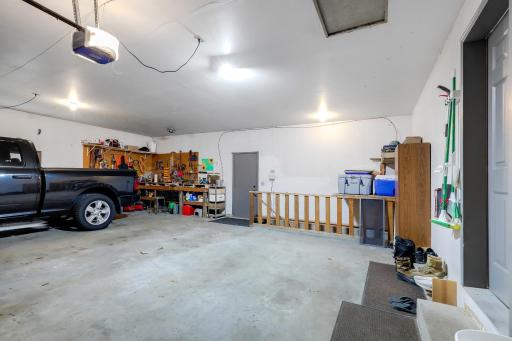 624 Hennes Avenue, Shakopee, MN 55379
