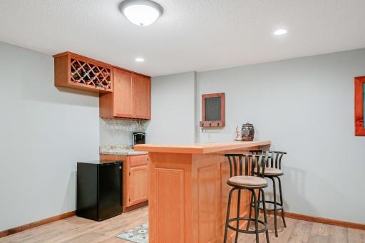 624 Hennes Avenue, Shakopee, MN 55379