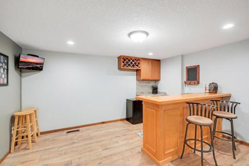 624 Hennes Avenue, Shakopee, MN 55379