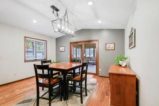 624 Hennes Avenue, Shakopee, MN 55379
