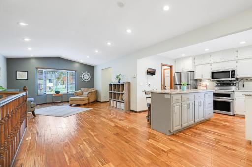624 Hennes Avenue, Shakopee, MN 55379