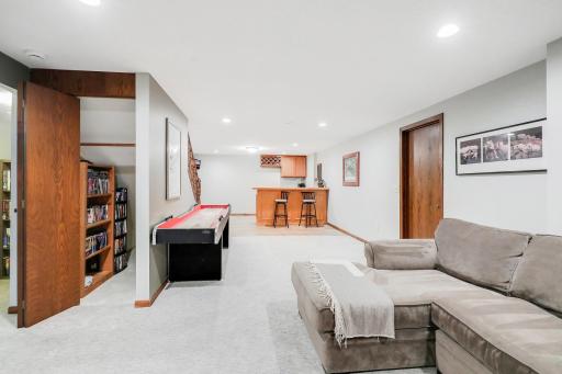 624 Hennes Avenue, Shakopee, MN 55379