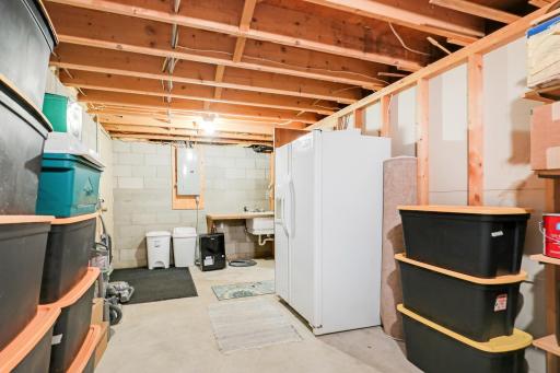 624 Hennes Avenue, Shakopee, MN 55379