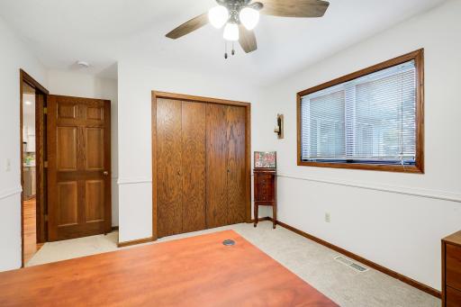 624 Hennes Avenue, Shakopee, MN 55379