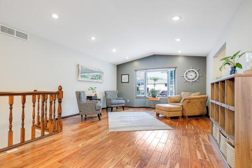 624 Hennes Avenue, Shakopee, MN 55379