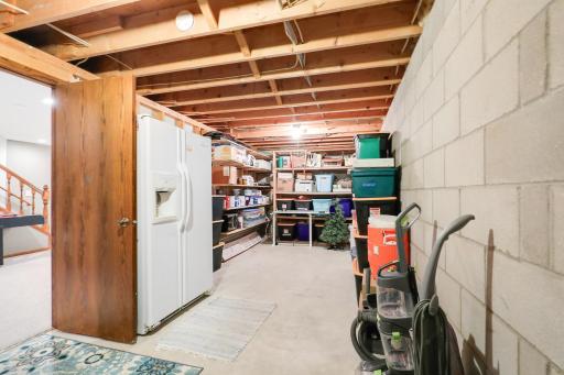 624 Hennes Avenue, Shakopee, MN 55379