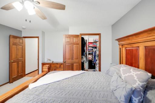 624 Hennes Avenue, Shakopee, MN 55379
