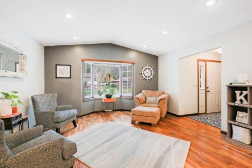 624 Hennes Avenue, Shakopee, MN 55379