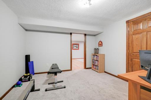 624 Hennes Avenue, Shakopee, MN 55379