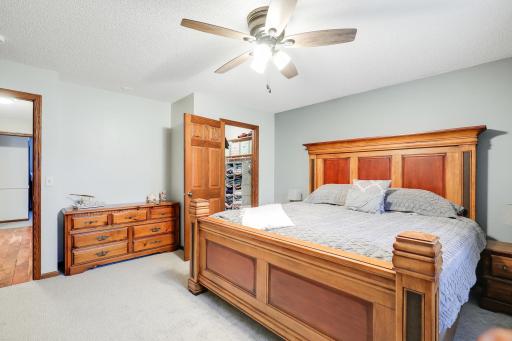 624 Hennes Avenue, Shakopee, MN 55379
