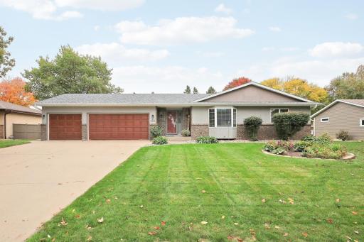 624 Hennes Avenue, Shakopee, MN 55379