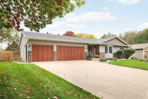 624 Hennes Avenue, Shakopee, MN 55379