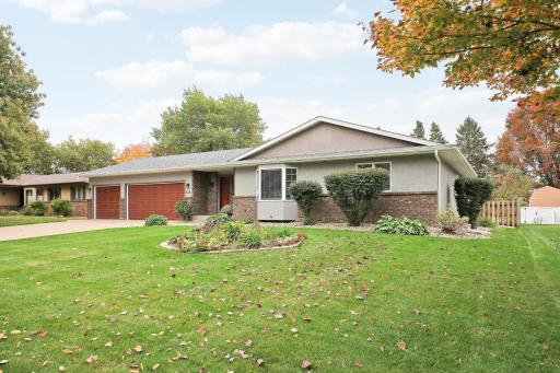 624 Hennes Avenue, Shakopee, MN 55379