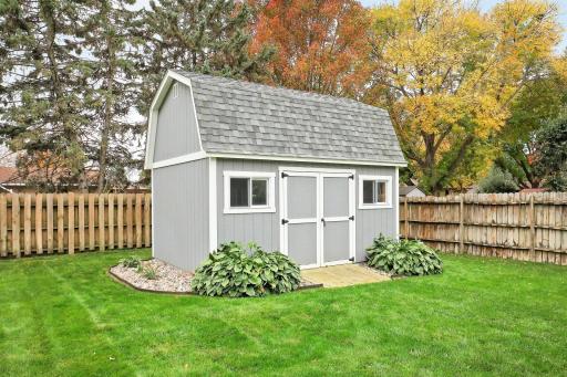 624 Hennes Avenue, Shakopee, MN 55379