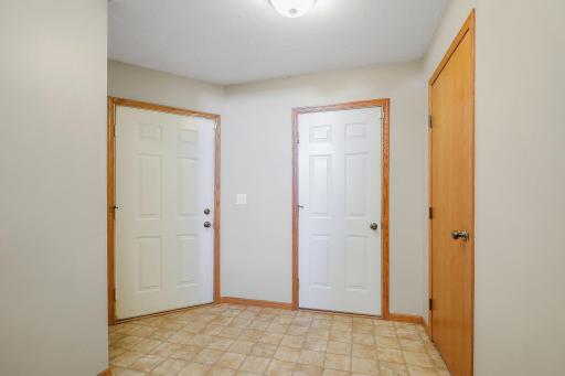890 Newport Avenue, Shakopee, MN 55379
