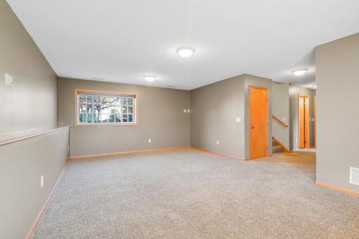 890 Newport Avenue, Shakopee, MN 55379