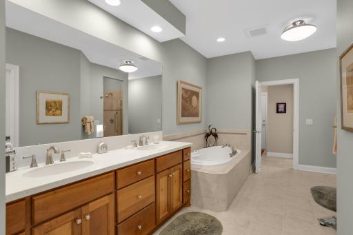 124 Stonebridge Road, Saint Paul, MN 55118