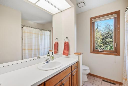12560 Dorchester Trail, Apple Valley, MN 55124