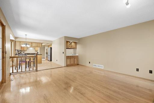 12560 Dorchester Trail, Apple Valley, MN 55124