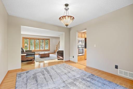 12560 Dorchester Trail, Apple Valley, MN 55124