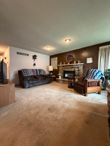220 3rd Avenue NE, Plainview, MN 55964