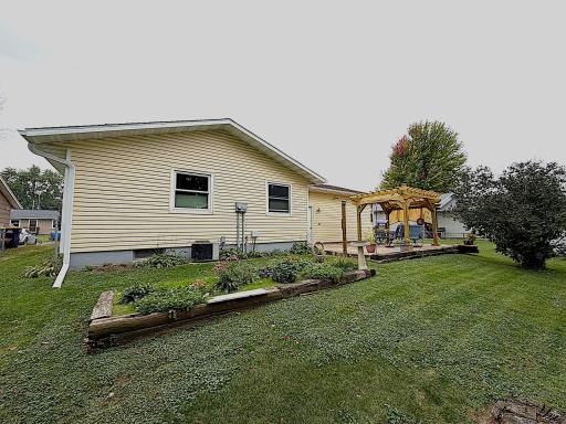 220 3rd Avenue NE, Plainview, MN 55964