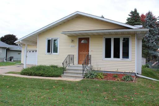 220 3rd Avenue NE, Plainview, MN 55964