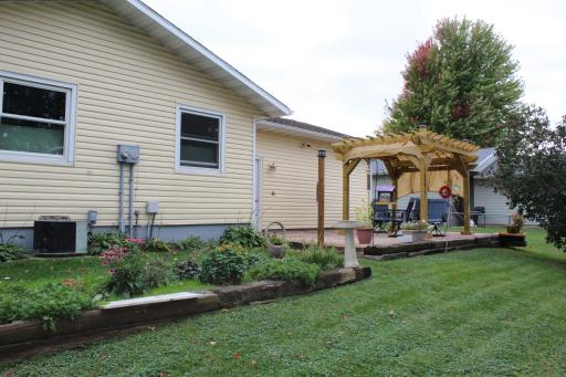 220 3rd Avenue NE, Plainview, MN 55964