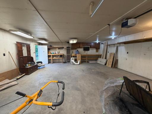 301 12TH Avenue E, Lisbon, ND 58054