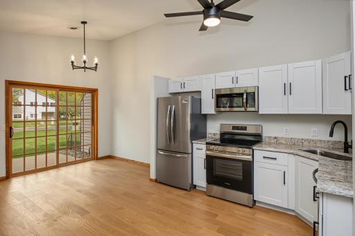 3612 Gershwin Lane N, Oakdale, MN 55128