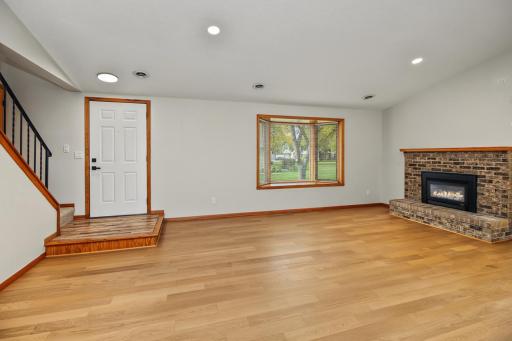 3612 Gershwin Lane N, Oakdale, MN 55128