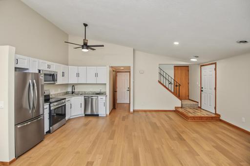 3612 Gershwin Lane N, Oakdale, MN 55128