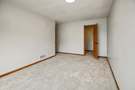 3612 Gershwin Lane N, Oakdale, MN 55128