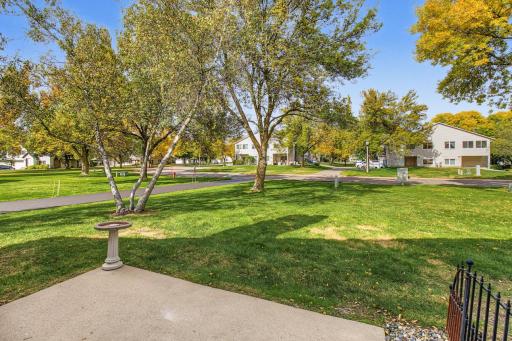3612 Gershwin Lane N, Oakdale, MN 55128