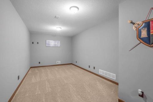 1541 Belmont Avenue NW, Shakopee, MN 55379