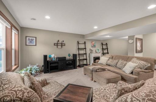 1541 Belmont Avenue NW, Shakopee, MN 55379