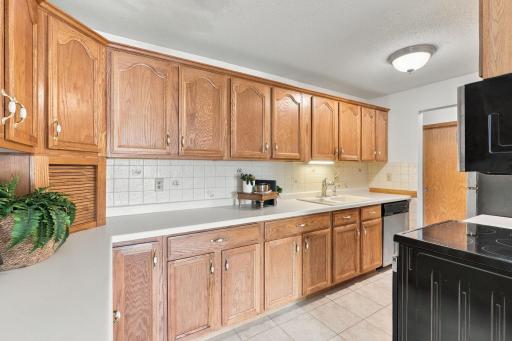 329 Geneva Avenue N, 307, Oakdale, MN 55128