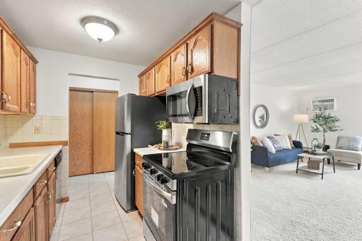 329 Geneva Avenue N, 307, Oakdale, MN 55128